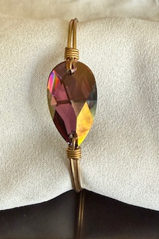 LUCA & DANNI LILAC SHADOW TEARDROP GOLD BRACELET, STONE = 1.25"