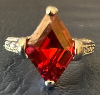 STERLING SILVER RED DIAMOND SHAPE RING SIZE 6