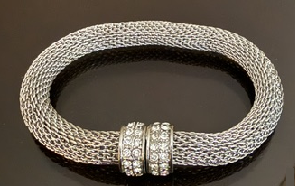 SILVER MESH BRACELET, CRYSTAL ACCENTS, MAGNETIC CLOSURE