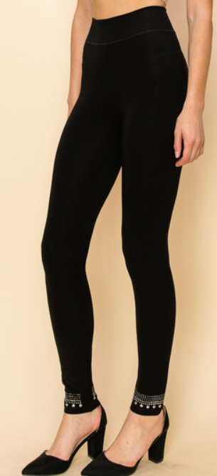 BLACK LEGGINGS WITH SILVER STUD BORDER