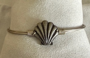 LUCA & DANNI SHELL SILVER BRACELET, SHELL = 3/4" LONG