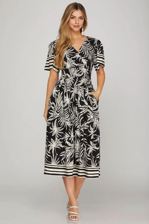 SHORT SLEEVE BORDER PRINT MIDI DRESS BLACK/WHITE