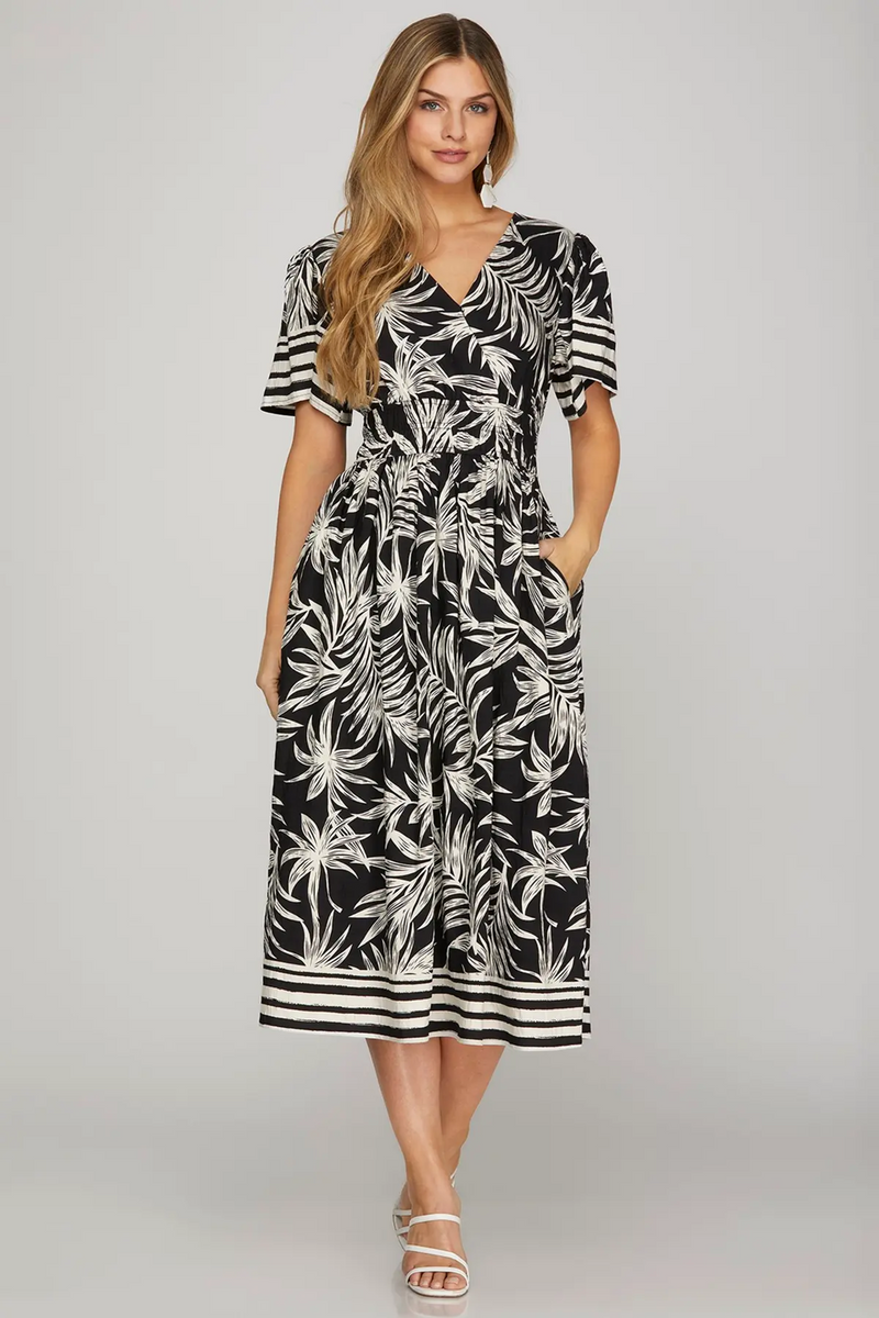 SHORT SLEEVE BORDER PRINT MIDI DRESS BLACK/WHITE