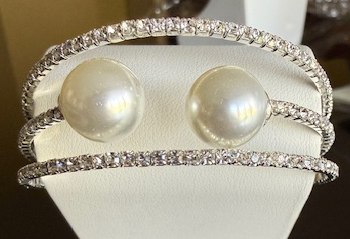 CRYSTAL PEARL BRACELET