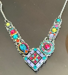 FIREFLY NECKLACE LA DOLCE VITA SMALL V MC: multi color stones in silver  adjustable chain
