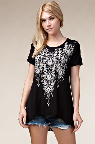 BLACK PRINT TOP SHORT SLEEVES, WITH FRONT SILVER CRYSTALS