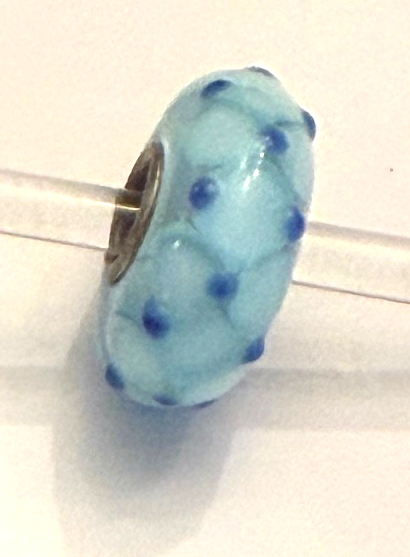 TROLLBEAD UNIVERSAL UNIQUE PALE BLUE BEAD WITH RAISED NAVY DOTS